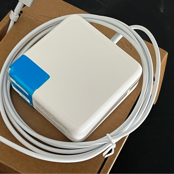 Apple Power Mac Adapter 45w for Mac Air for 11in -13in - Picture 4 of 6
